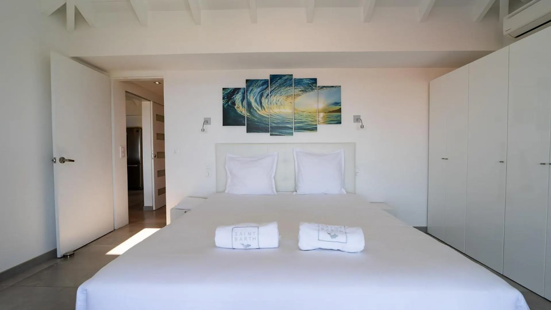 Ocean-Inspired Contemporary Villa غوستافي 0*,