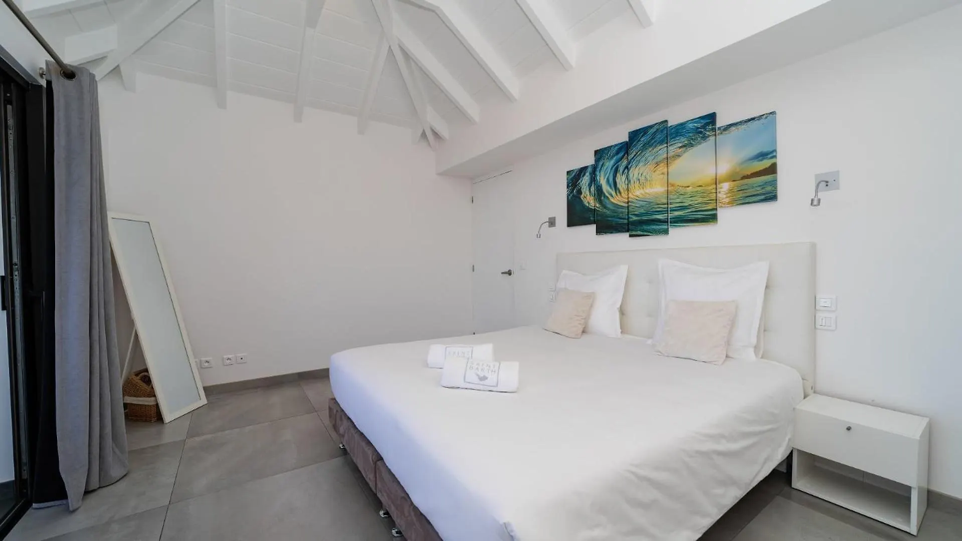 Ocean-Inspired Contemporary Villa غوستافي 0*,