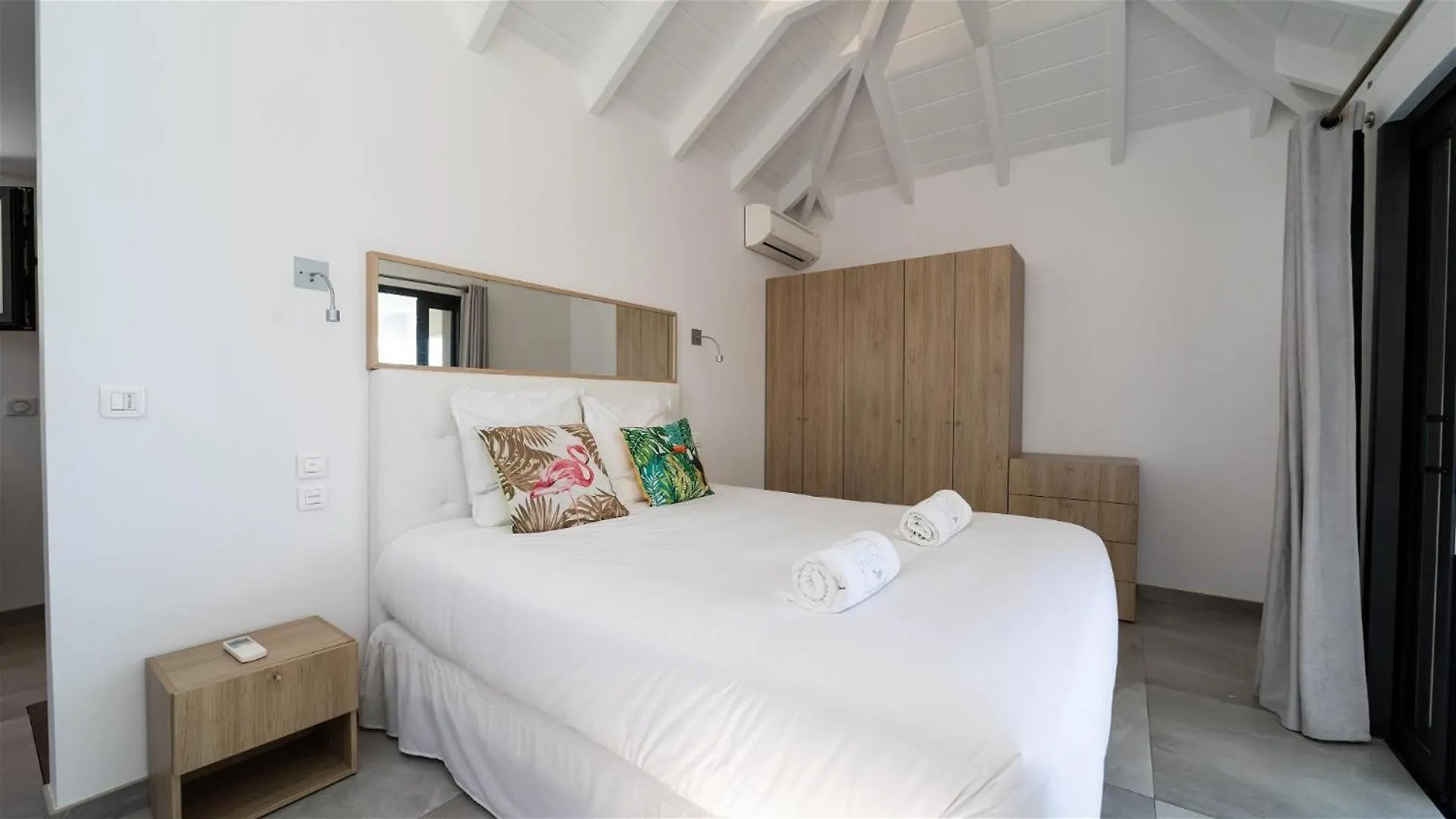 Ocean-Inspired Contemporary Villa Gustavia
