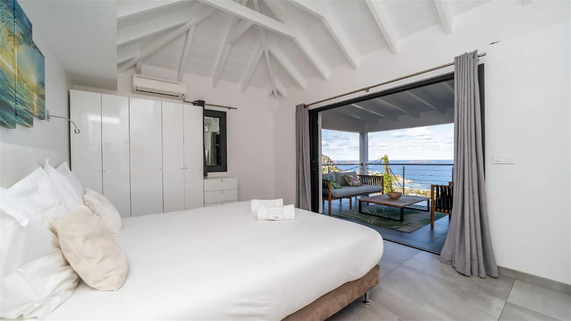 Ocean-Inspired Contemporary Villa Gustavia